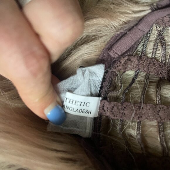 NWT Gorgeous 28" Highlight Blonde Long Wave Synthetic Wig - Picture 12 of 17